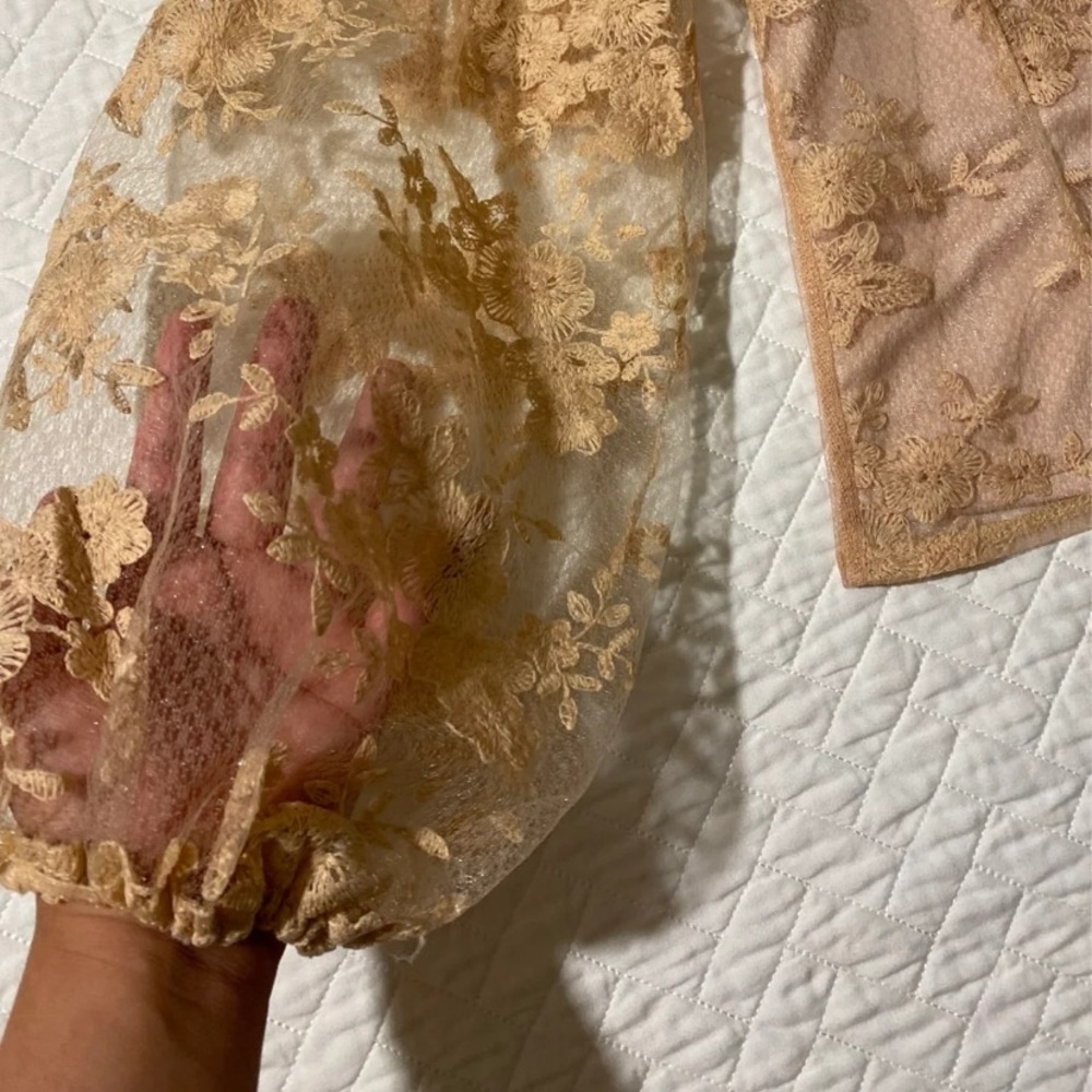 Top - Picture 2 of 6